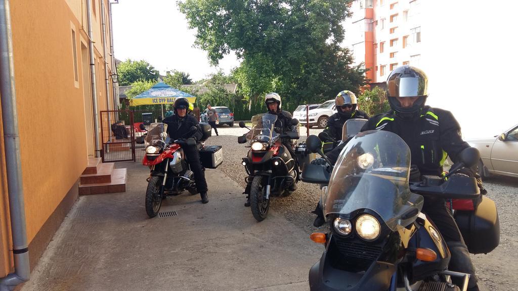 Pensiunea Claudiu Caransebes Luaran gambar